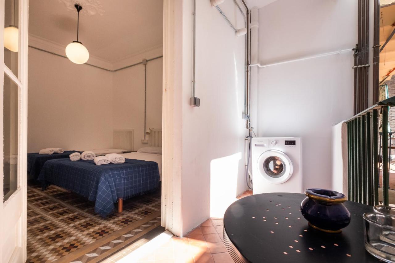 B42 - Modernist Apartment For Large Groups In Eixample Barcelona Ngoại thất bức ảnh
